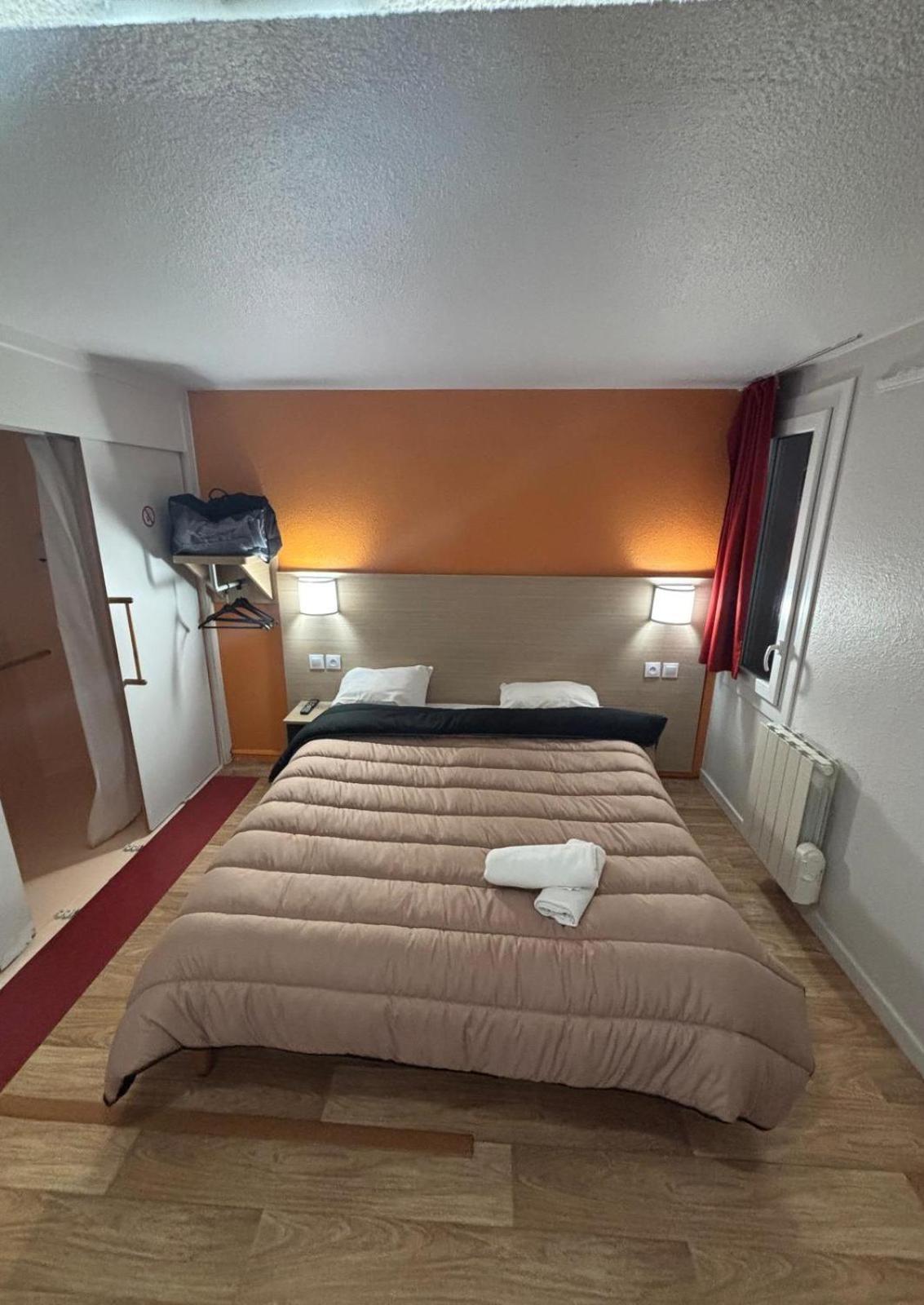Classic Hotel - Fontenay-Trésigny מראה חיצוני תמונה